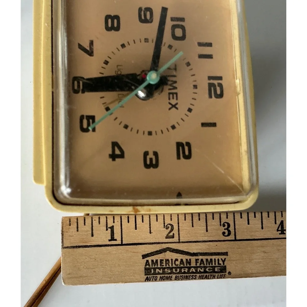 Timex Vintage Electric Alarm Clock Light Dial 7372-3A Cream Made in USA WORKS